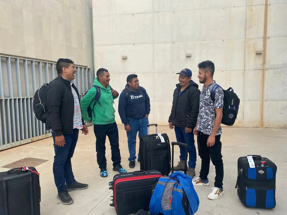 Grupo trabajadores guatemaltecos llegados a Motril